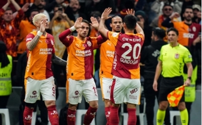 Galatasaray kazand� ve ilk yar�y� lider tamamlad�!