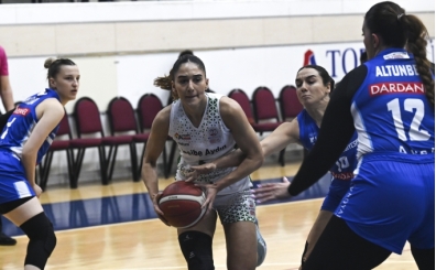 Nesibe Aydın'dan sahasında rahat galibiyet