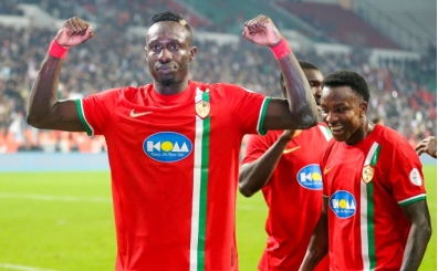 Amed Sportif, liderlik koltu�unu b�rakmad�