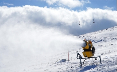 Erciyes Kayak Merkezi, suni karlama ile yeni sezona hazırlanıyor