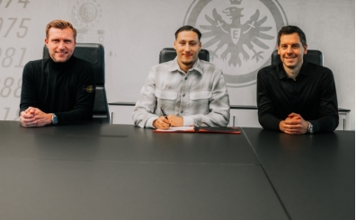 Eintracht Frankfurt, Younes Ebnoutalib'i kadrosuna kattı