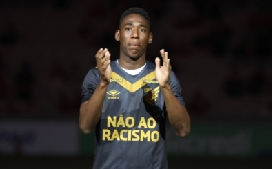 G�ztepe'ye Brezilyal� stoper!