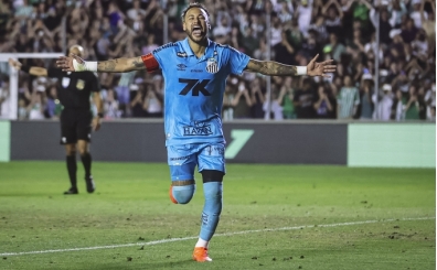 Neymar, çocukluk aşkına ilaç oldu!