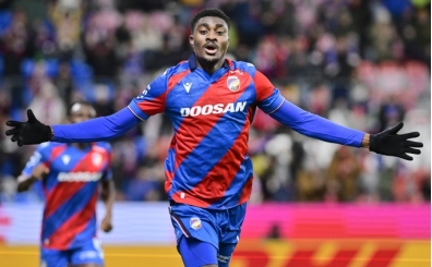 Galatasaray'dan s�rpriz golc� hamlesi!