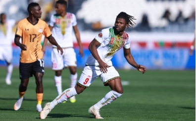 El Bilal Toure'nin ka�an penalt�s� pahal�ya patlad�!