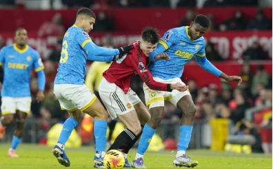 Manchester United'a evinde şok sonuç!