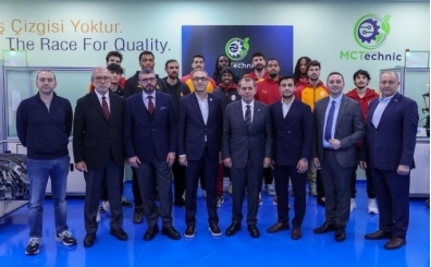 Galatasaray Kul�b� Ba�kan� Dursun �zbek, MCT Technic fabrikas�n� ziyaret etti
