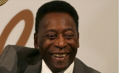 Futbolun efsane ismi Pele, vefat�n�n ���nc� y�l�nda an�l�yor