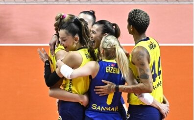 Fenerbah�e Medicana, D�rtl� Final i�in sahada!