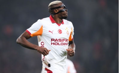 Osimhen, Gomis'e 1 ad�m daha yakla�t�!