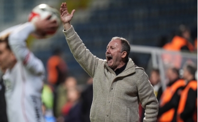 Murat �zbostan: 'Be�ikta�'taki tablo i� karart�c�'