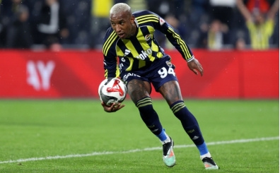 Fenerbah�e-Gen�lerbirli�i ma��nda VAR incelemesiyle penalt�