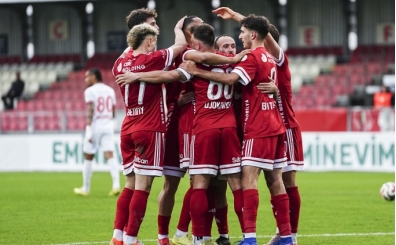 �mraniyespor, sahas�nda Boluspor'u d�rt golle ge�ti