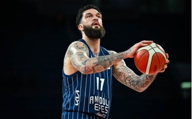 Anadolu Efes'in pivotu Vincent Poirier'den Final Four tahmini!