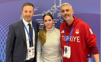 Milli eskrimci Alara Atmaca'dan alt�n madalya