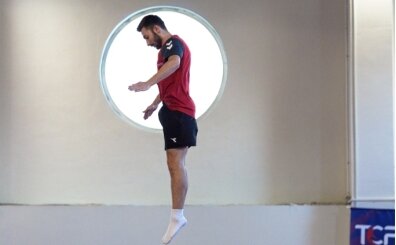 H�seyin Engin g�z�n� zirveye dikti