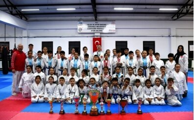 Karateci �ift, birlikte sporcu yeti�tiriyor