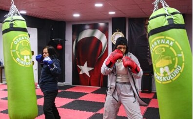 Adana'da kad�nlar ringte boy g�steriyor