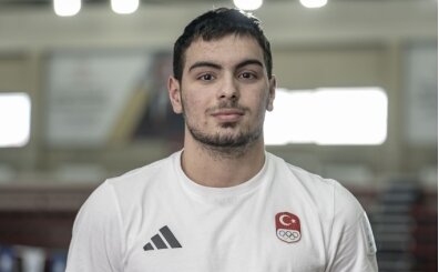 Milli y�z�c� Nusrat Allahverdi, ��tay� en �ste koydu