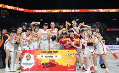 A Milli Kad�n Basketbol Tak�m�'n�n D�nya Kupas� sevinci