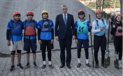 Bakan Memi�o�lu'ndan T�rkiye Rafting �ampiyonas�'na ziyaret
