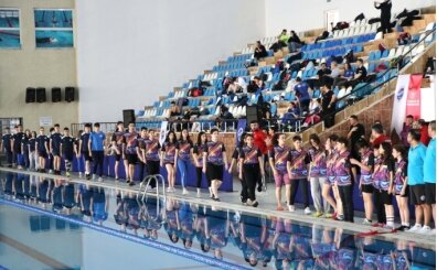 Paletli y�zme �ampiyonas�nda se�meler devam ediyor