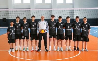 Ortaokul öğrencileri selin vurduğu Bozkurt'a şampiyonluk sevinci yaşattı