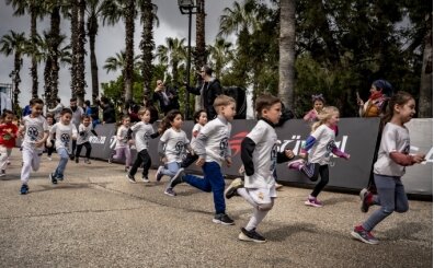 Antalya'da 'Minik Adımlar Koşusu' düzenlendi