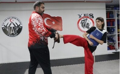 Depremde yan�klar alan Esma Nur, tekvandoyla iyile�iyor