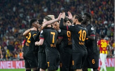 Yazarlardan Galatasaray yorumlar�