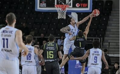 T�rk Telekom, Merkezefendi'yi 9 say� farkla ge�ti!