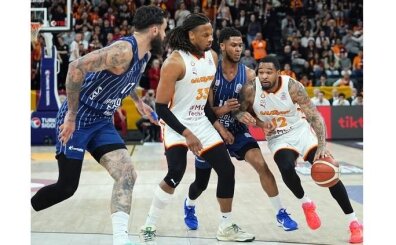 Anadolu Efes kritik kar��la�mada Galatasaray'� ma�lup etti