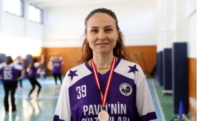 K�rklareli'nin 'Sultanlar�' g�ndelik ya�am�n stresini sahada at�yor