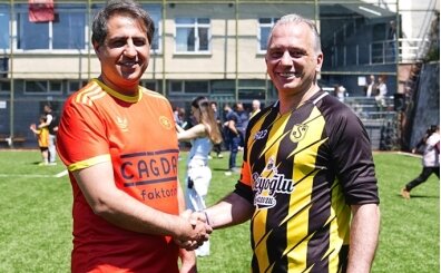 Y�llar sonra oynanan tarihi derbide dostluk kazand�