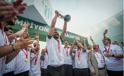 Bursaspor �ampiyonluk kupas�na kavu�tu