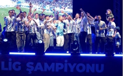 S�per Lig'e y�kselen Erzurumspor FK, �ampiyonluk kupas�n� ald�