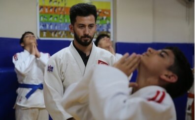 Milli judocu Mehmet Ali Ravi, ba�ar�s�n� antren�rl�k kariyerinde de s�rd�r�yor