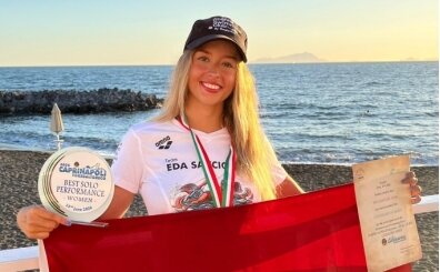 Ultra maraton yüzücüsü Eda Savcıgil'den İtalya'da 'tarihi' birincilik