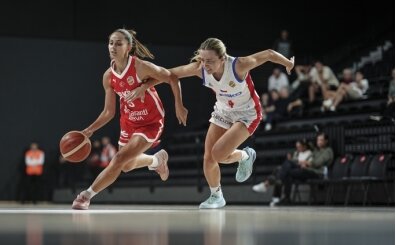 A Milli Kadın Basketbol Takımı'ndan Çekya'ya 10 sayı fark