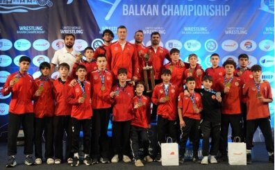 15 Ya� Alt� G�re� Milli Tak�m�, Balkan �ampiyonu oldu