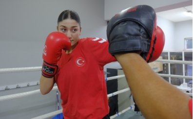 Milli boks�r Buse Nur d�nya �ampiyonlu�u i�in ringe ��kacak