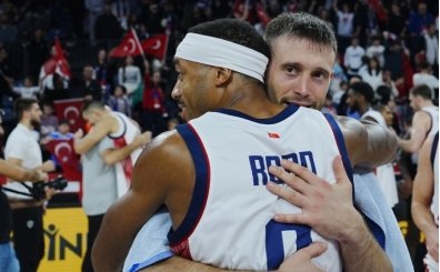 Bah�e�ehir Koleji, PAOK'u �� say� farkla y�kt�