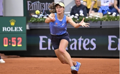 D�nya, Zeynep S�nmez'in hareketini konu�uyor!