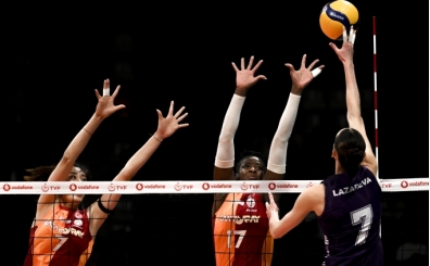 Galatasaray'da Sylla, G�veli ve Frantti Darta Bevo ma��nda yok