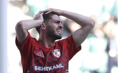 Arda K�z�lda�, 10 dakikada ��kt�; tepki!