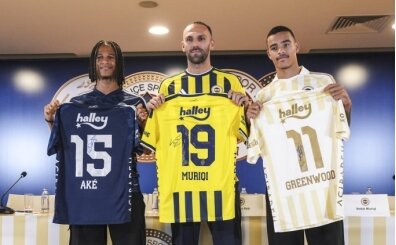 Fenerbah�e'nin UEFA kadrosunda s�rpriz!