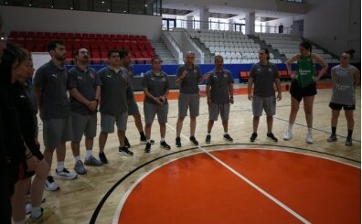 20 Ya� Alt� �mit K�z Basketbol Milli Tak�m�'n�n Avrupa �ampiyonas� haz�rl�klar� s�r�yor
