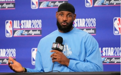 LeBron James, gelecek sezon i�in h�l� karars�z