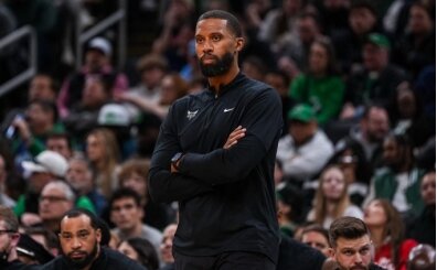 Hornets, Charles Lee'nin s�zle�mesini uzatt�
