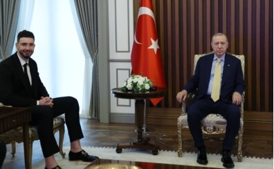 Cumhurba�kan� Erdo�an, milli basketbolcu Alperen �eng�n'� kabul etti